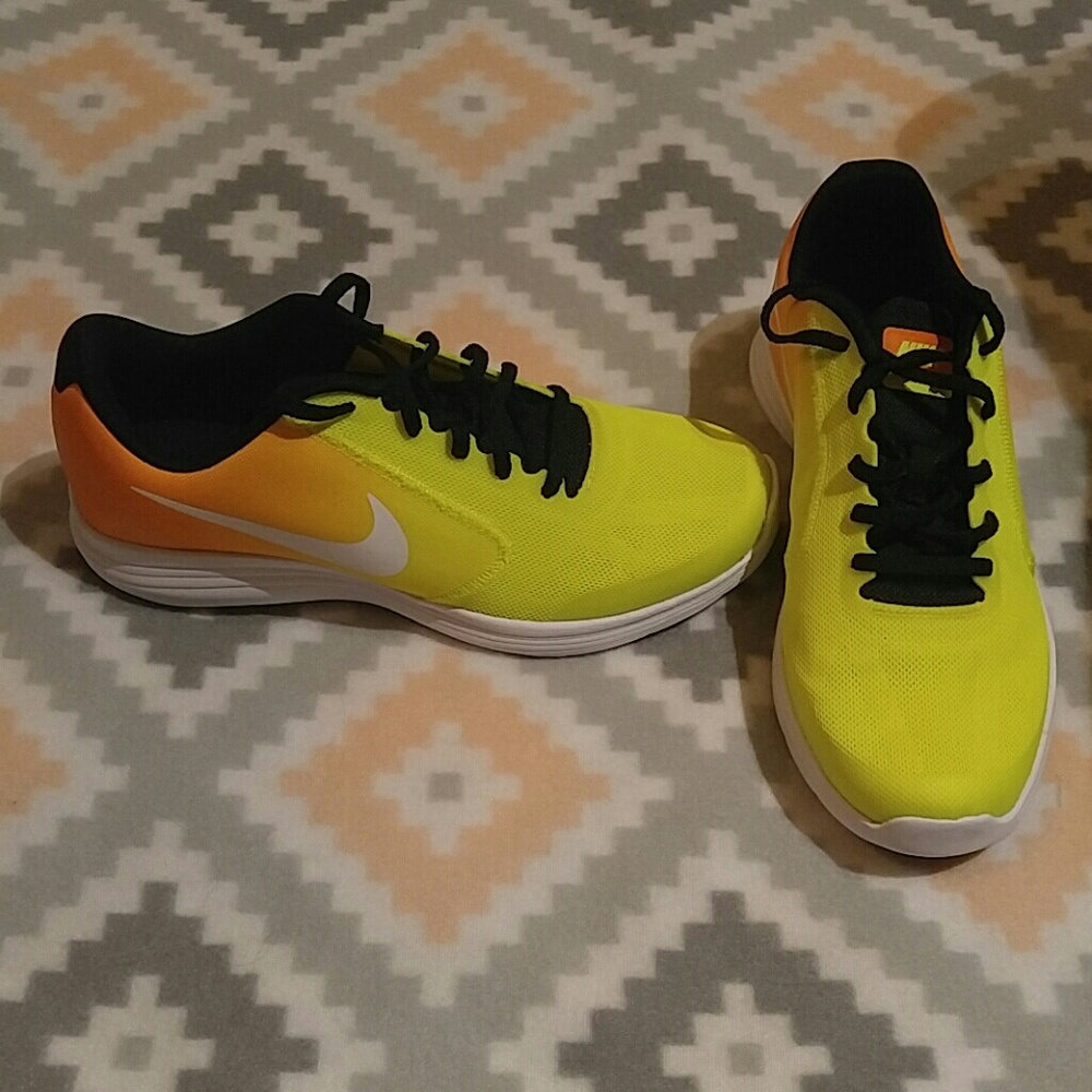 Nike Revolution 3